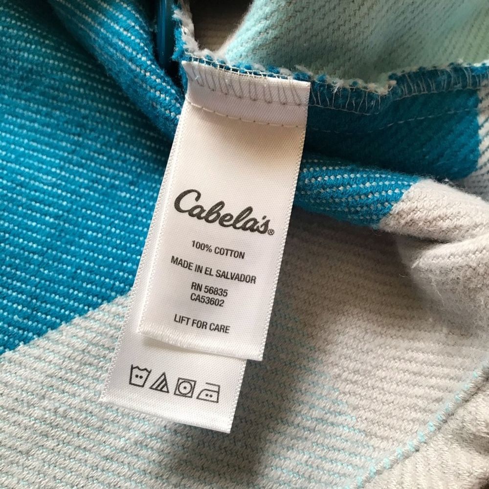 Cabelas Blue Plaid Jacket w Pockets Size Small - Picture 6 of 8
